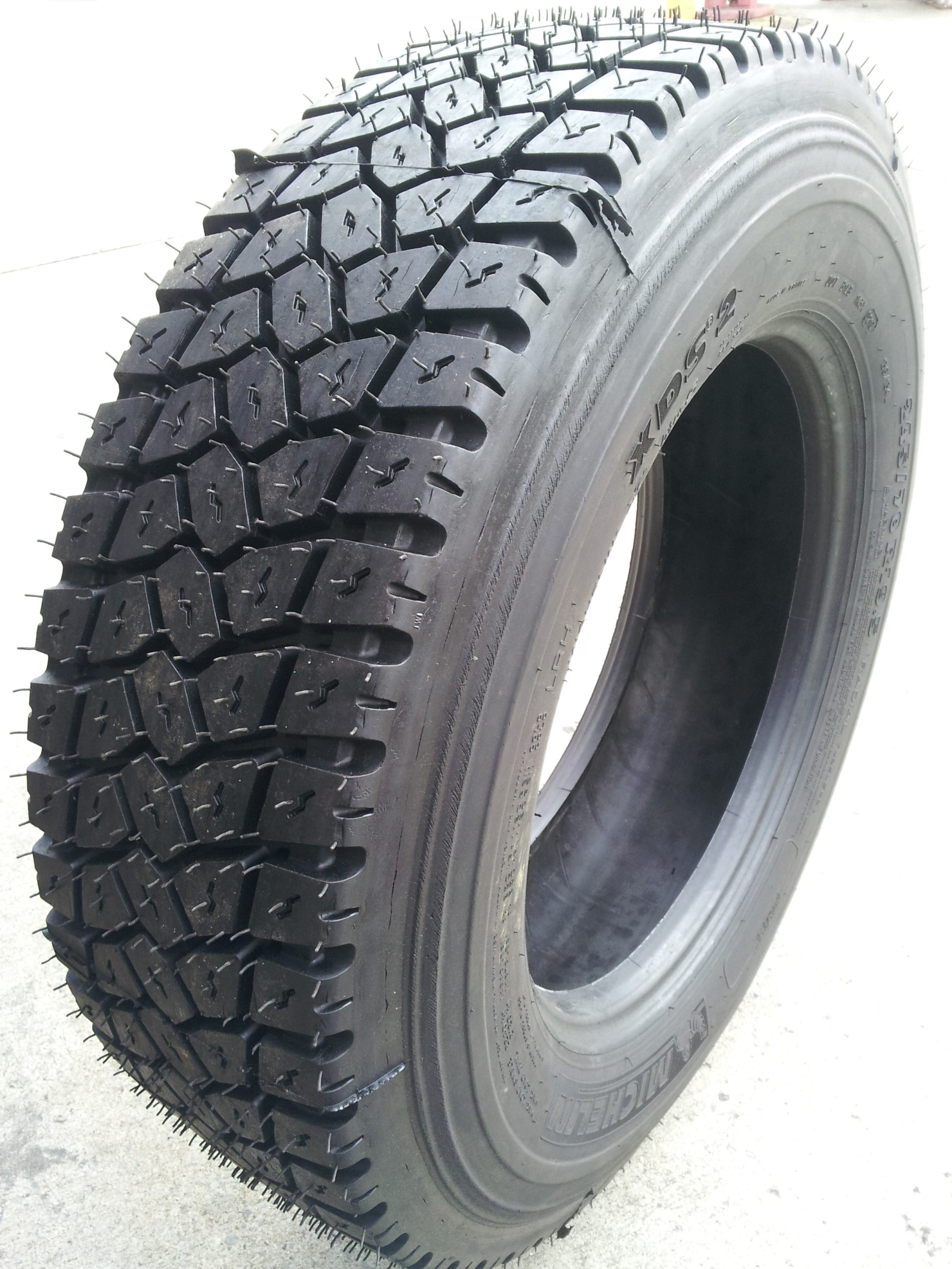 Tire Recappers - Med Trk 245/70R19.5 Retread CS DRV